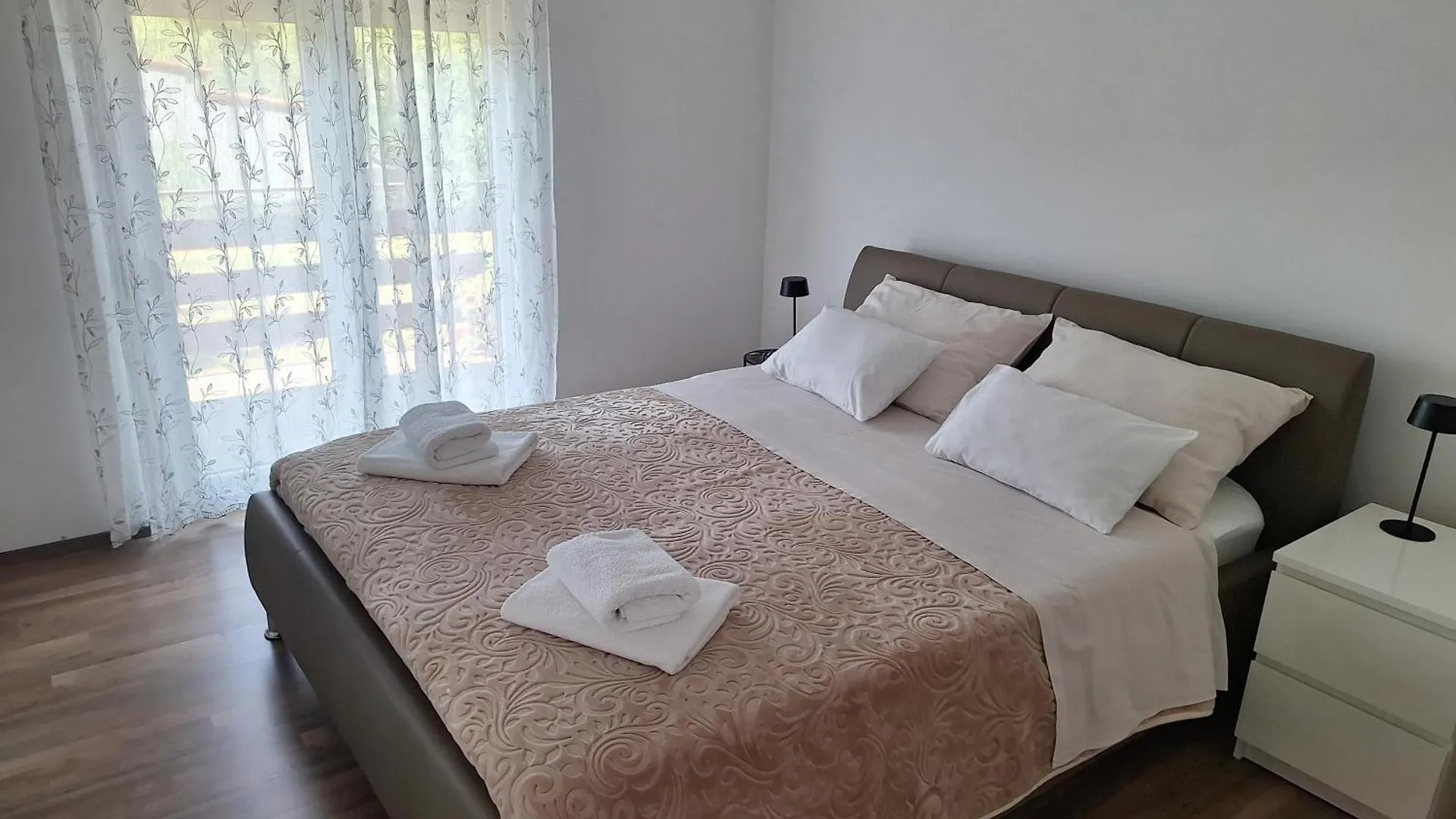 Apartman Lancun Pridraga Apartamento